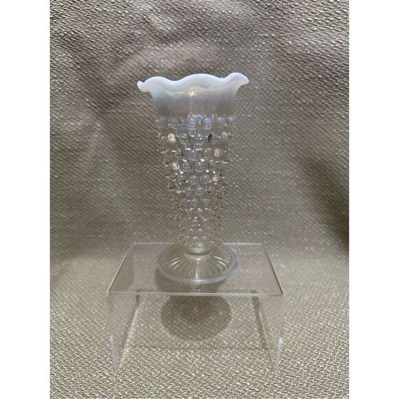 Vintage Anchor Hocking Moonstone Hobnail Glass Vase 5.5" White Opalescent Ruffle - Picture 1 of 8
